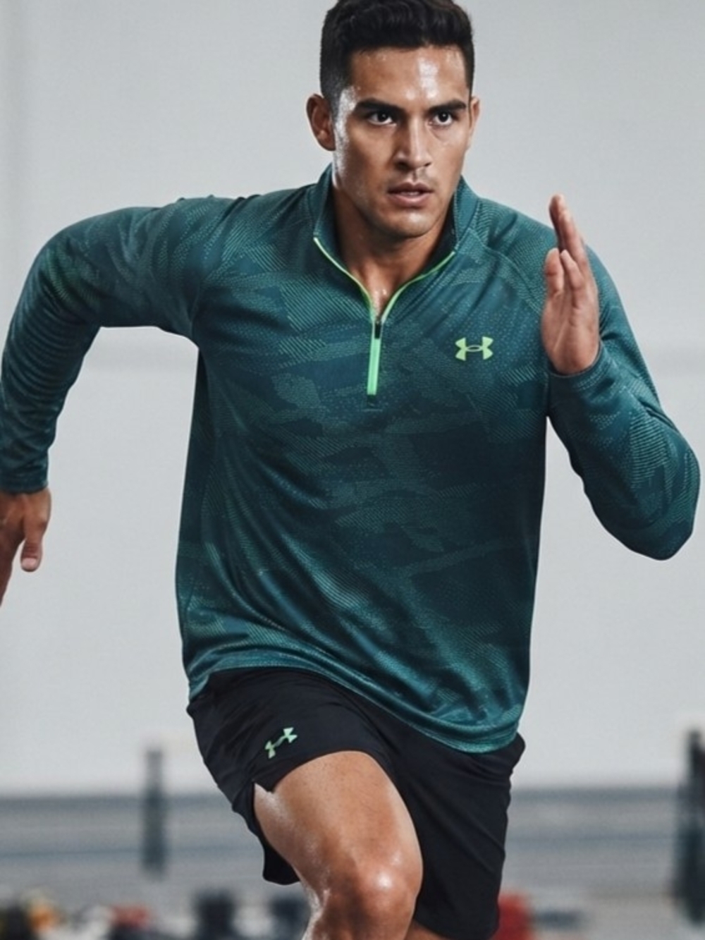 Under Armour Men's Green Loose Fit  1/4 Zip Pullover with Lime Accents Size XL
